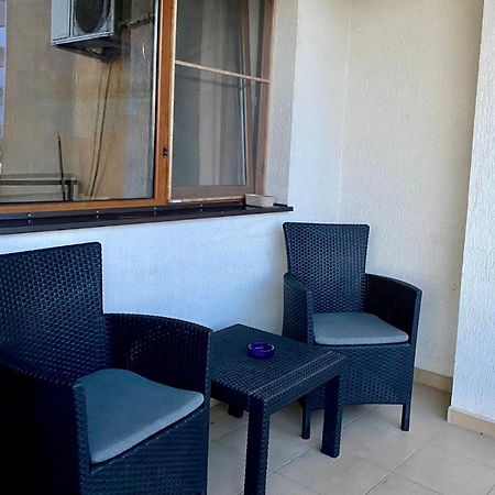 Sky Modern 1 Bedroom Apt W Free Parking Bucureşti Ngoại thất bức ảnh