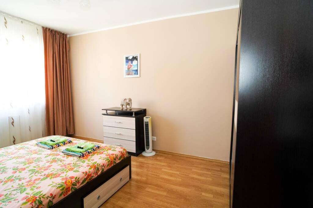 Sky Modern 1 Bedroom Apt W Free Parking Bucureşti Ngoại thất bức ảnh