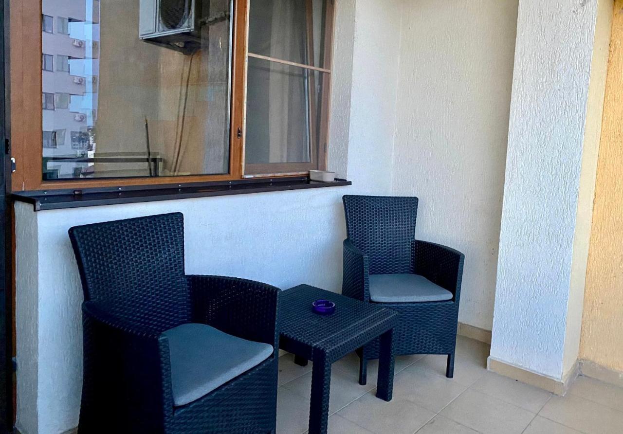 Sky Modern 1 Bedroom Apt W Free Parking Bucureşti Ngoại thất bức ảnh