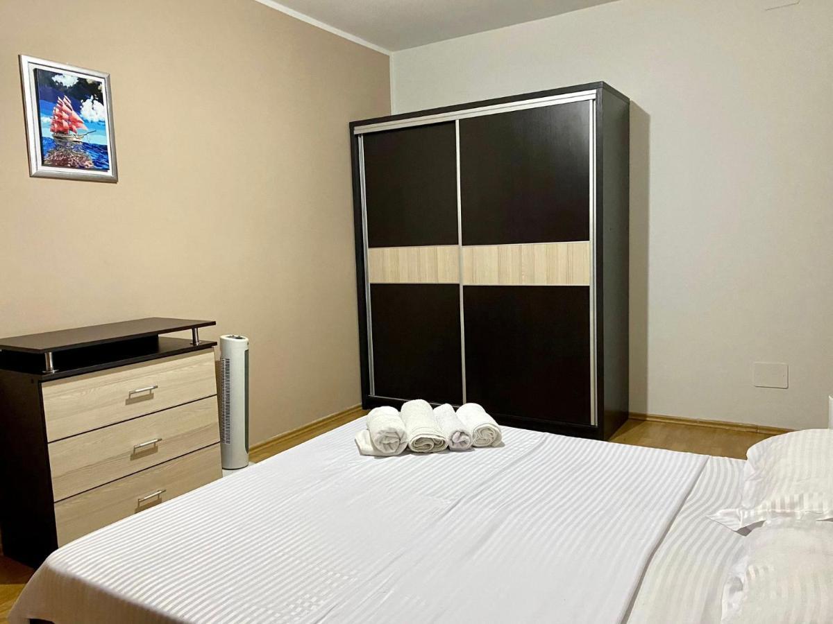 Sky Modern 1 Bedroom Apt W Free Parking Bucureşti Ngoại thất bức ảnh